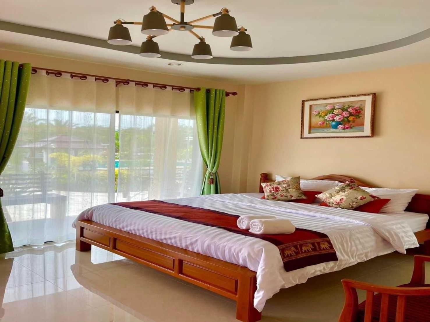 Capital O 75518 Baan Rose Resort Ao Luk Dış mekan fotoğraf