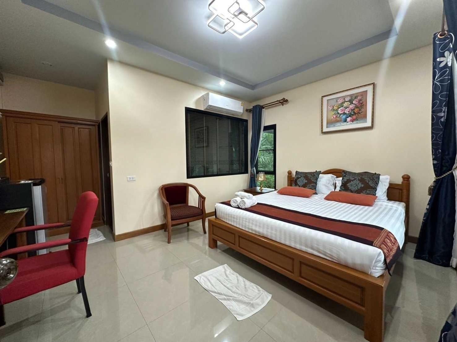 Capital O 75518 Baan Rose Resort Ao Luk Dış mekan fotoğraf