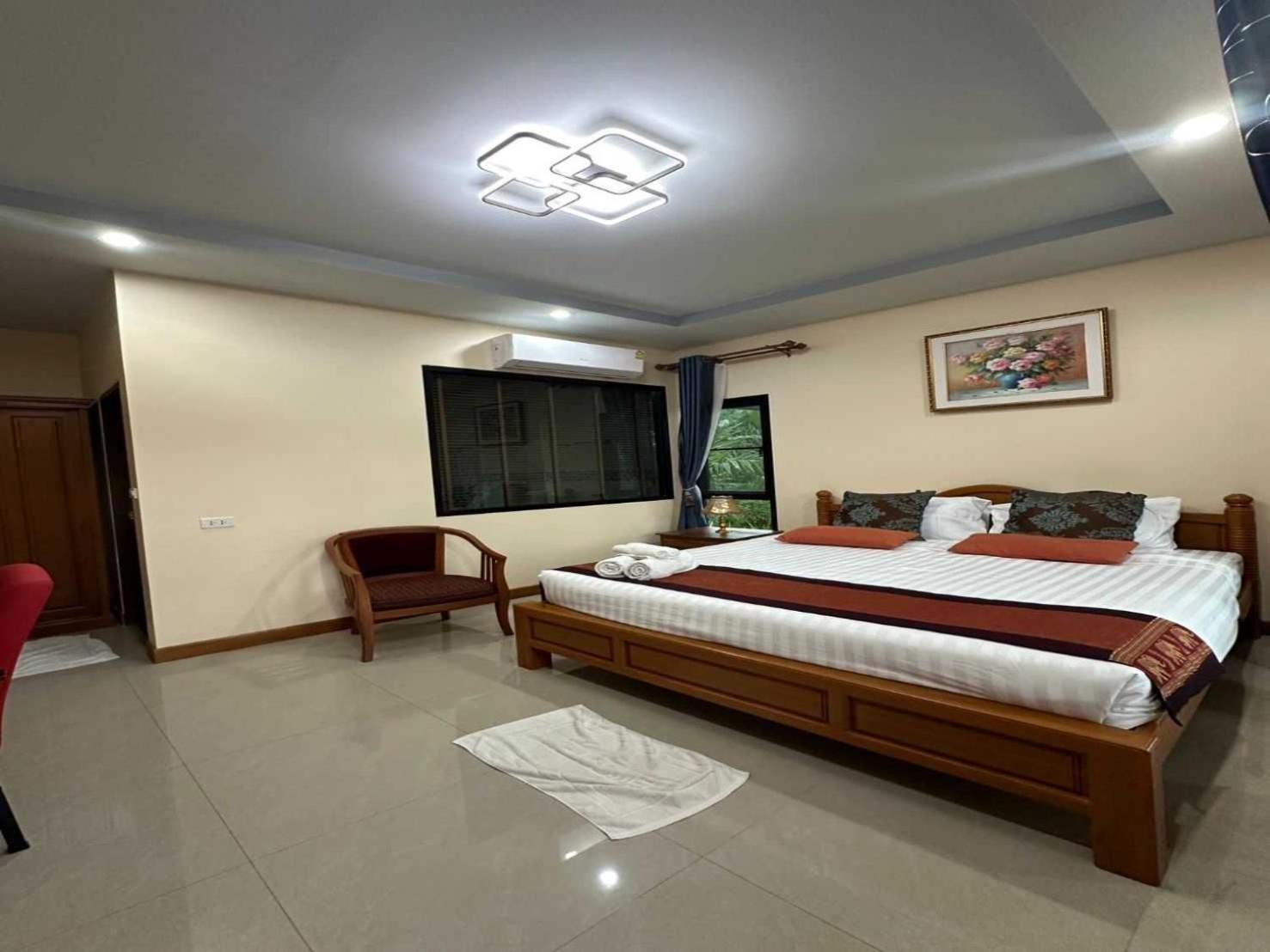 Capital O 75518 Baan Rose Resort Ao Luk Dış mekan fotoğraf
