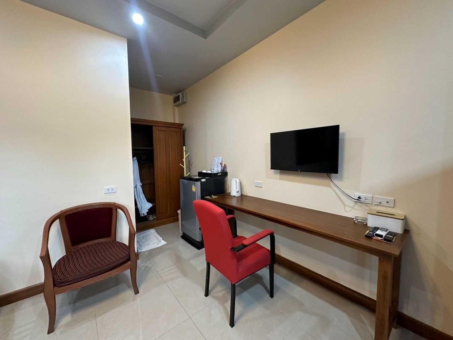 Capital O 75518 Baan Rose Resort Ao Luk Dış mekan fotoğraf