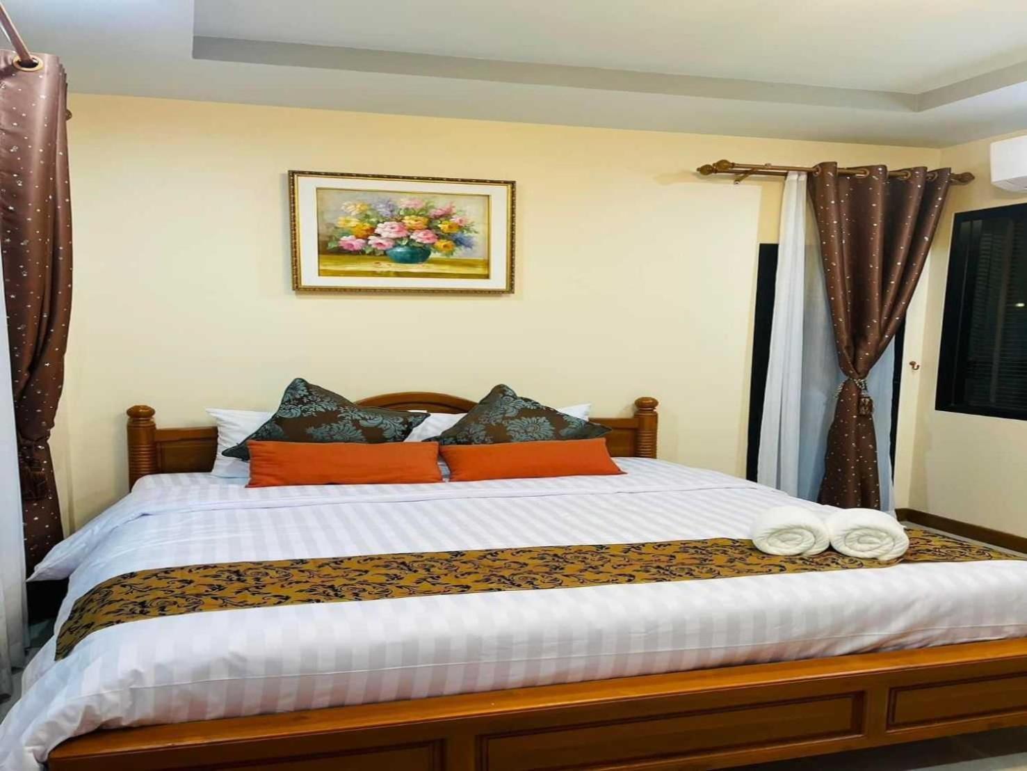 Capital O 75518 Baan Rose Resort Ao Luk Dış mekan fotoğraf