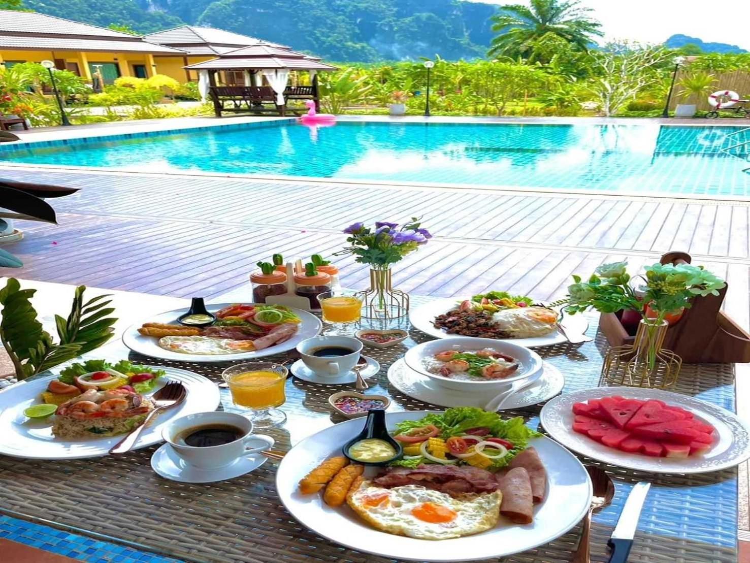 Capital O 75518 Baan Rose Resort Ao Luk Dış mekan fotoğraf